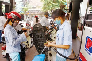 Lạm phát tăng, lãi suất khó giảm thêm